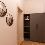 Stylisches Apartment In Zentraler Kreuzberger Kiezlage